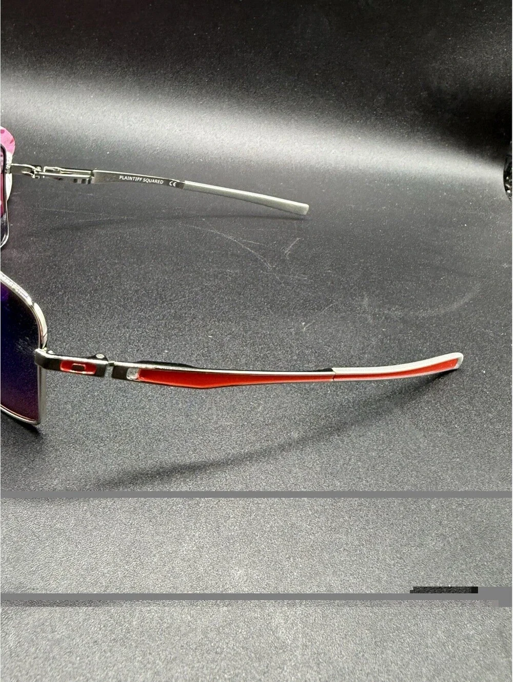 Oakley peeling minor